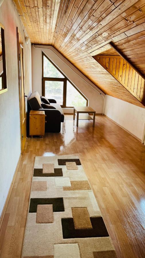 Kira Guest house