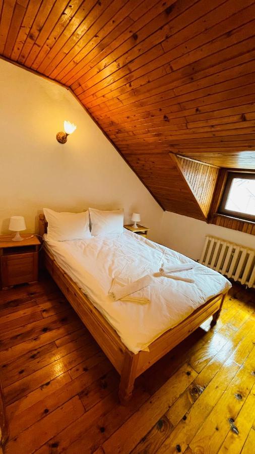 Kira Guest house Busteni